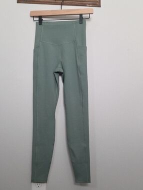 All In Motion Leggings Sage Green XS 27" Inseam With Pockets EUC